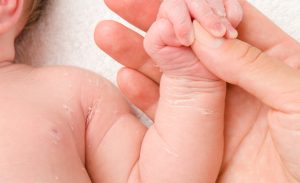 Sinais de Desidratação em Bebês e Crianças: Um Guia para Pais Atentos